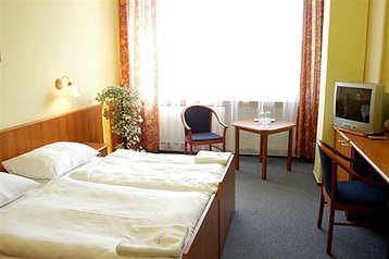 Чехия Hotel Havlíčkův Brod, Екстериор